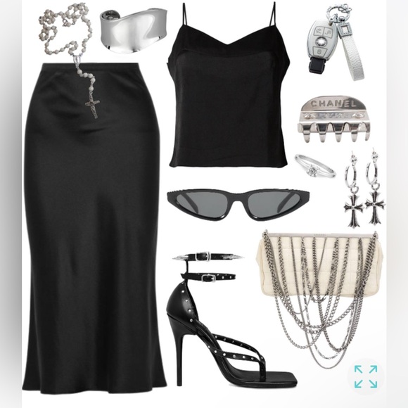 Authentic CHANEL 🦄🦄 Limited Edition RARE Multi Chain White Bag / Clutch - Picture 2 of 16